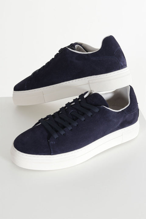 Baskets en daim bleu foncé